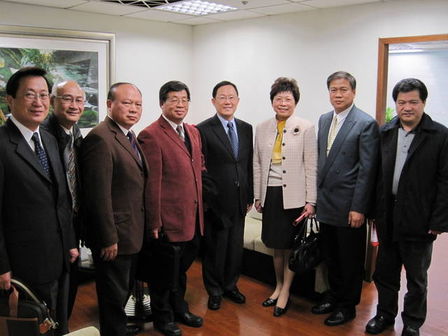 732993_55ed45c8d54aa31db9100644eead1e79