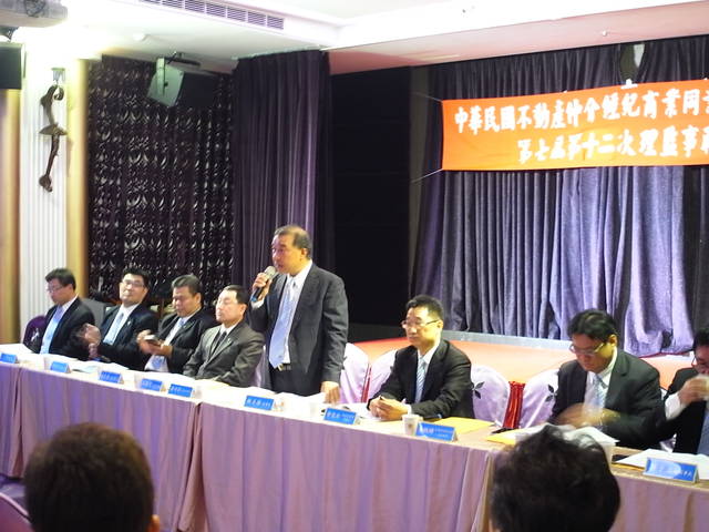 1196196_e59da7db56659720d31831c241c37227