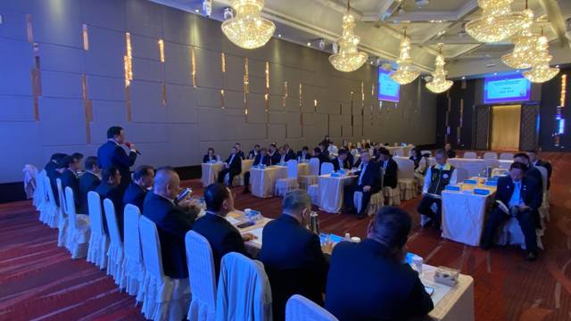 1374122_4af308a9c8e96529b7712b7a28ddfff9