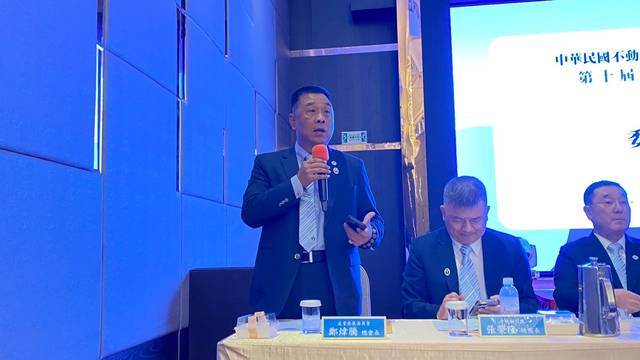 1374126_232660ed1839f4f01bdf2d28eb0969c1