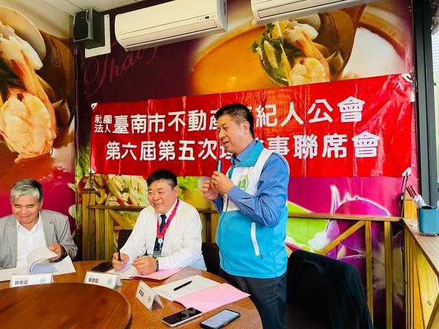 1374546_e7ab3b0999bb87a75624e0ad3fdb0358