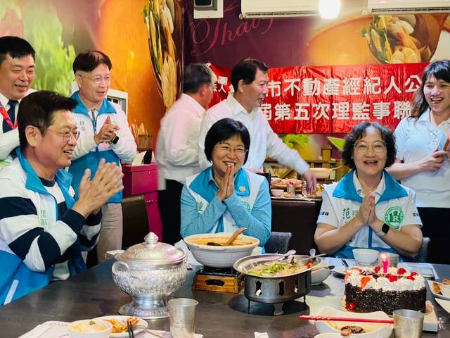 1374548_99c7688698f59ab8a2b80b61b53261cc