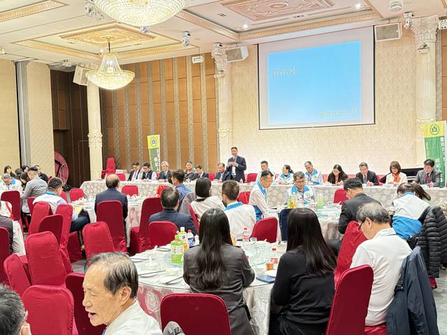 1374830_055885f229c07e35930d294b30f951be