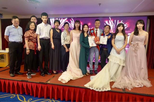 1376543_72f8e6465e6e0b04cf81eb36a89a701b