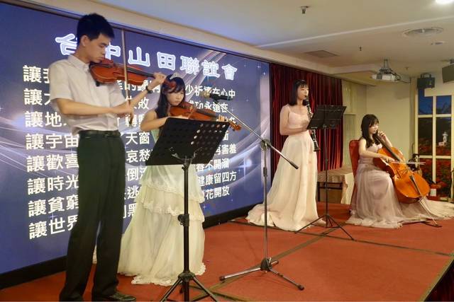 1376549_79763c6d90ee795bee15be826466c619