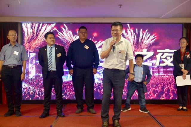 1376558_056c62663e5abc3c82a9ebc550f16cbf