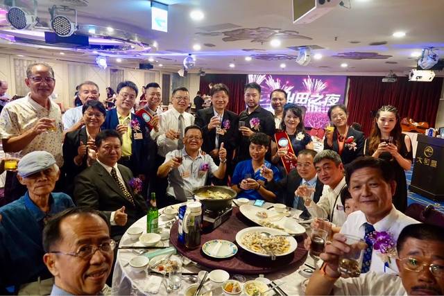 1376637_b98393d0eaf41b30566966e301bca7b8