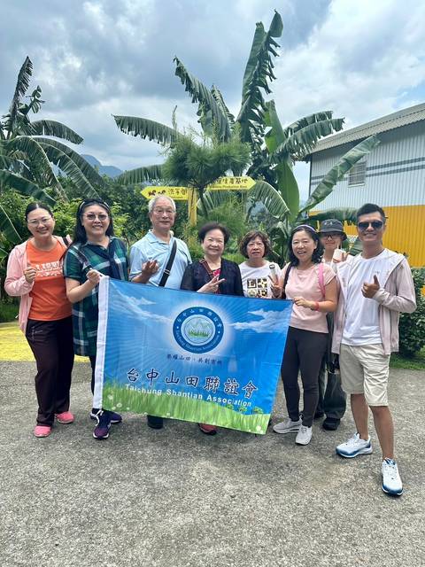 1376670_180ca3b9c935df090d6b66e7d9aef618