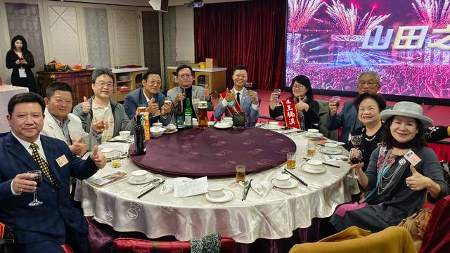 1376744_210da4610602eaa3e8a5b38b12c4633a