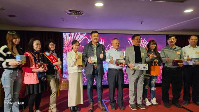 1376799_68513614c3ce912c75547439ef58fda3