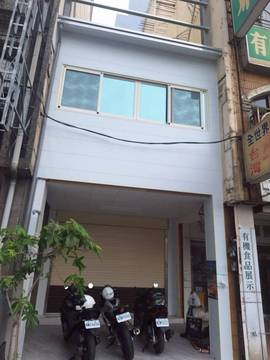 愛國街圓環旁店面