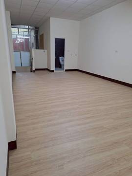 愛國街圓環旁店面