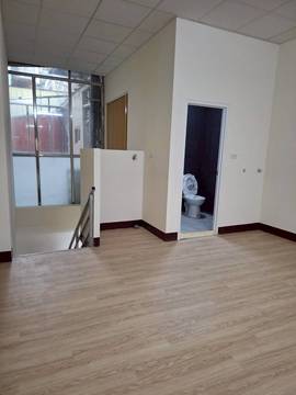 愛國街圓環旁店面