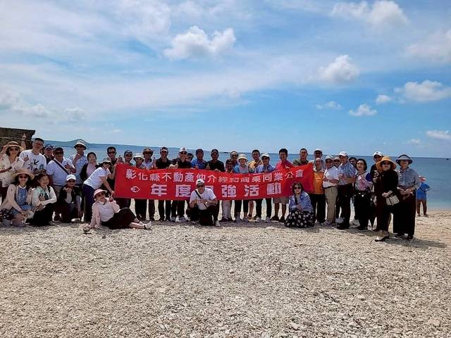 1377178_3221b758f0c64fe99e722af154a97b4c