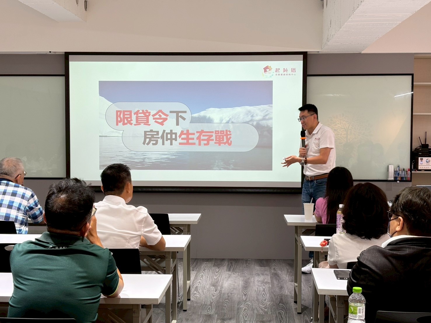 1379369_758dbccb4ae2e0a933d1687fae5a4a2d