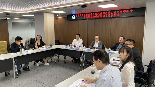 1379099_63d922b5446a8d0c7bb4ba38e72ff9a8