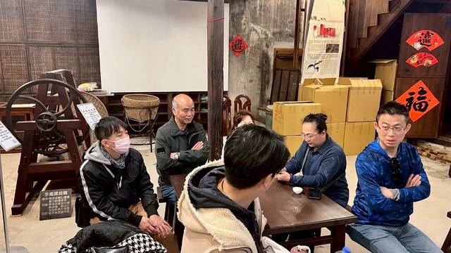 1379221_58cbe62f5c6c5225a01abbae8c3f8c9d