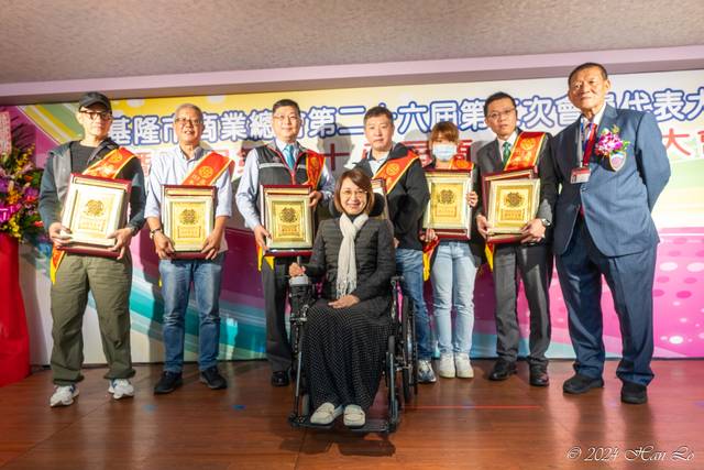 1379271_58c23bca6246cff5e211ddf68f2aae00