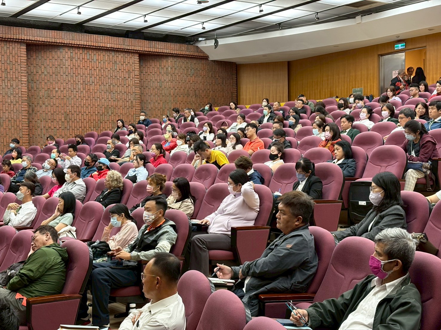 1379931_0b5d8df84a85f9bf19d8a74558be2380