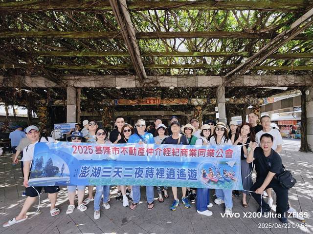 1379594_109c4edb813c56fd895daca7a752f5fb