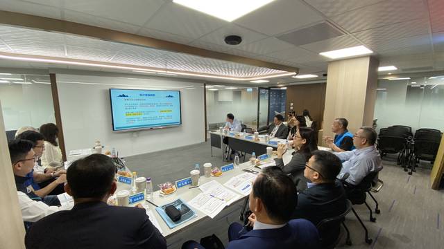 1379743_9a0d378320414c06b73421b03aac8714