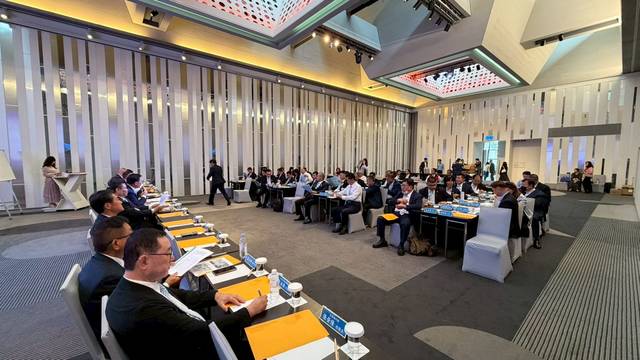 1382094_263a12cc048ae33ee149880d89fe699e