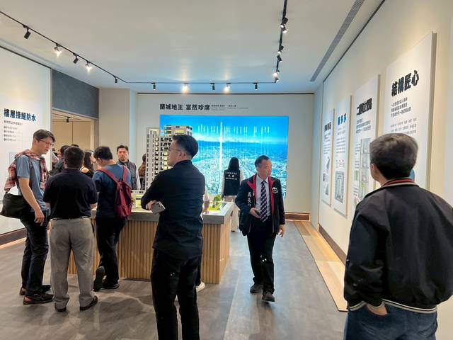 1375168_0f8bc06670d4c77fc426a8b3eb731367