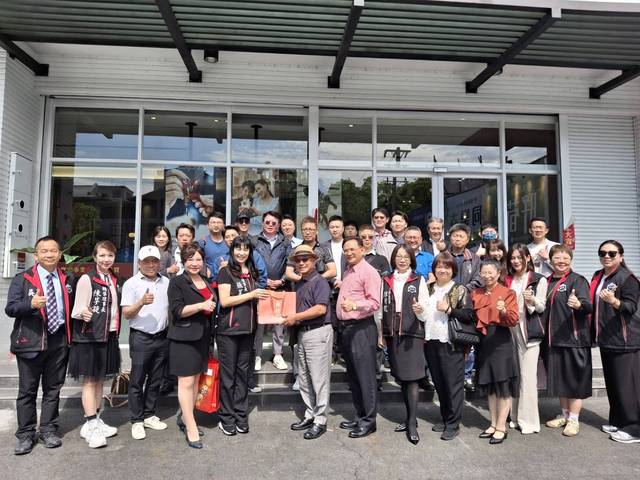 1375184_24b8bfb50c4a2b4461fba281118cee48