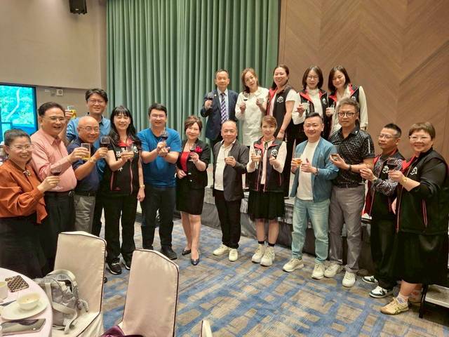 1375189_039335d1f1184bb3ad1449c9dfcb64ac